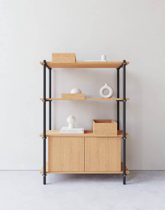 De modulaire wandkast, dressoir of tv meubel Mödula kan je aanvullen met accessoires! De Mödula schap is verkrijgbaar in drie verschillende maten: S, M en L en is gemaakt van massief eiken. Mis je extra kastruimte? Een extra kastelement kan de oplossing bieden. Het kastelement kan je op elke gewenste plank plaatsen (mits het tussen twee legplanken ligt).